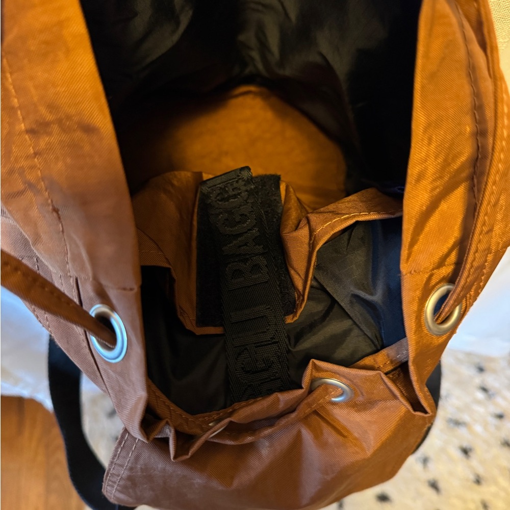 BAGGU Rust Color Backpack - Picture 5 of 5